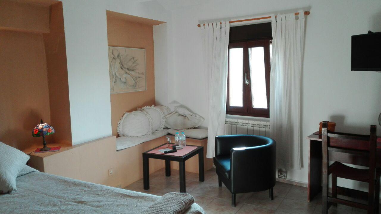 Small Double Room with Mountain View,649692480:JPEG